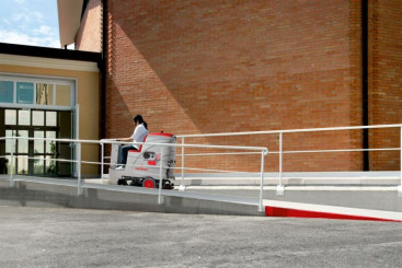 Поломоечная машина Comac Innova Comfort 85 B Manual (200Ач, Li)