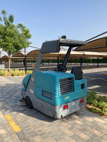 Подметальная машина Tennant S20