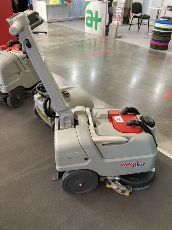 Поломоечная машина Comac Vispa Evo