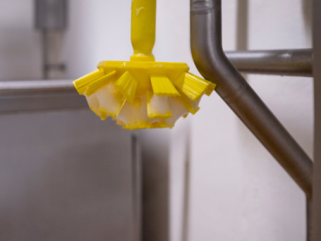 Щетка Vikan UST (190мм, жесткий, желтый)