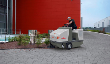 Подметальная машина Comac CS 80 B