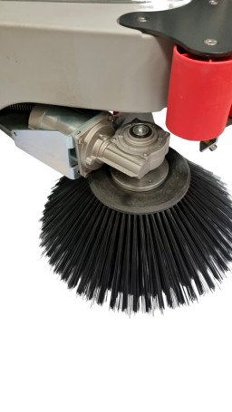 Подметальна машина Bennett Tornado 700bd (300Ач Li)