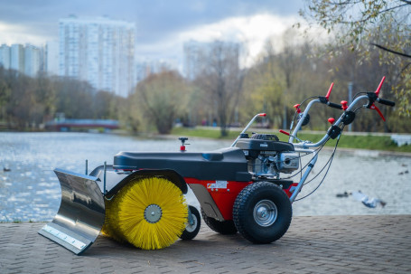 Подметальная машина Limpar 84 PRO Honda (сегментная щетка)