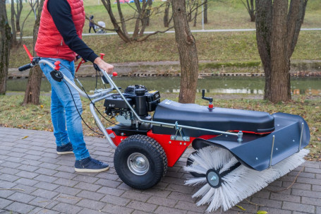 Подметальная машина Limpar 104 PRO Honda