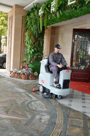 Поломоечная машина Bennett Hussar H760b