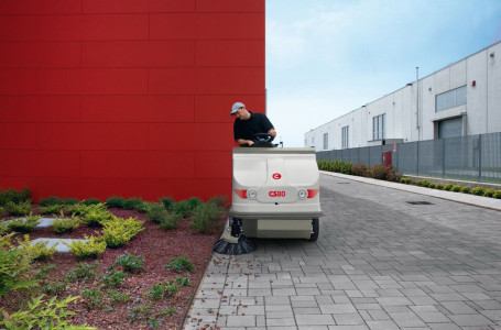 Подметальная машина Comac CS 80 BIFUEL