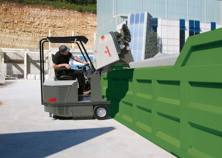 Подметальная машина Comac CS 120 BIFUEL