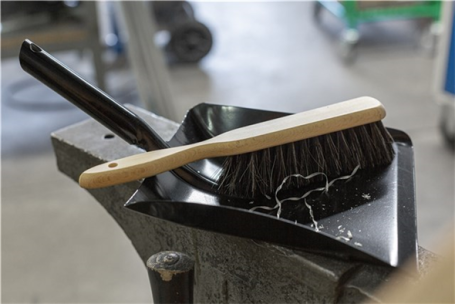 Совок Vikan (245мм, черный) (558552)