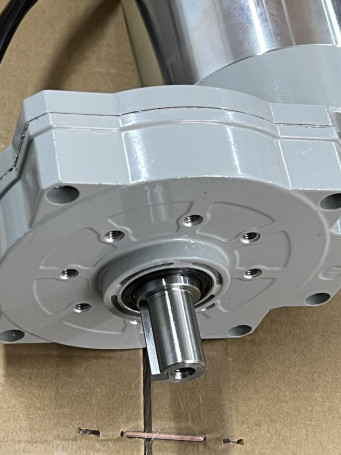 Мотор-редуктор привода щетки Bennett (для 510B) (700421)