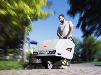 Подметальная машина Comac CS 500 BT