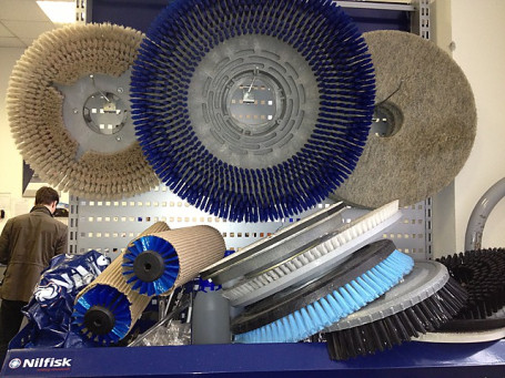 Поломоечная машина Nilfisk SC400 43E