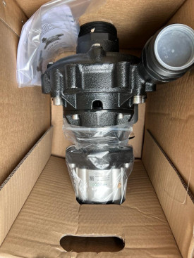 Насос центробежный Comet C610H-M11 (10бар, 655 л/мин, с гидромотором)