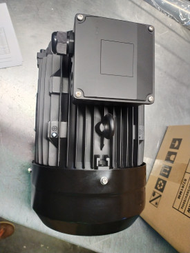 Электродвигатель Titan (5.5кВт, 380/220В, 1450об/мин, п.в. 24мм, Dфл 87мм, H112)