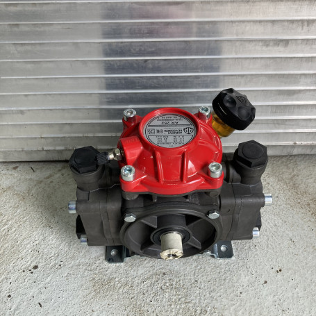 Мембранный насос AR 252 SP SGC (NBR, 20бар, 24.6л/мин, внешний вал 20 мм)